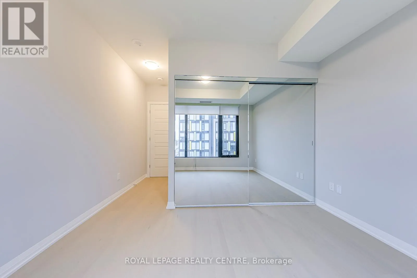 505 - 3006 WILLIAM CUTMORE BOULEVARD
