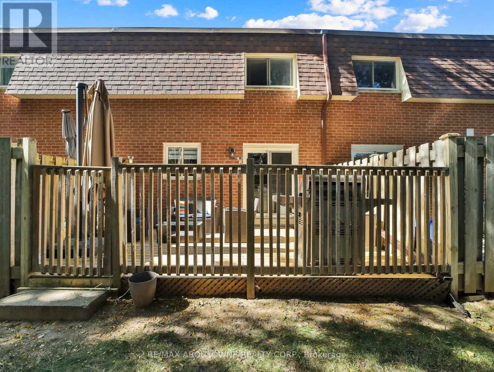3 - 371 BRONTE STREET S