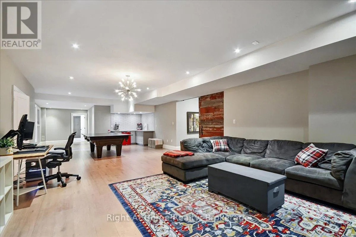 176 VIEWBANK CRESCENT