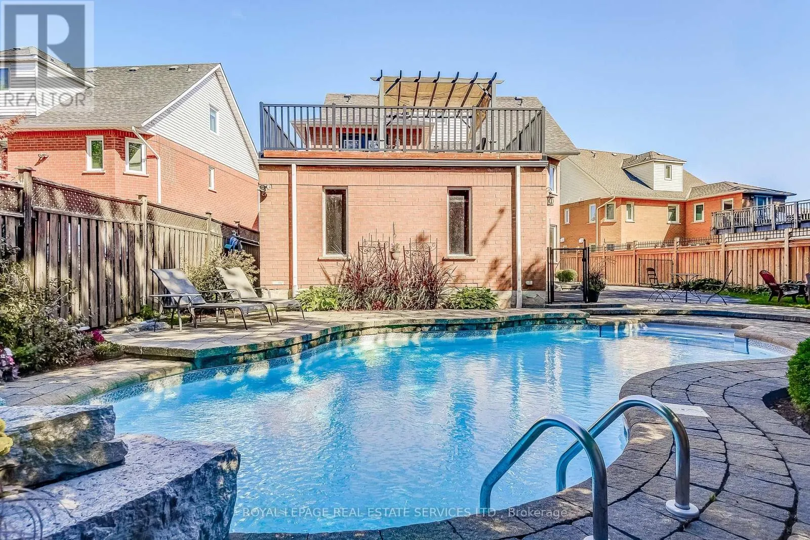 27 MORRISON CREEK CRESCENT