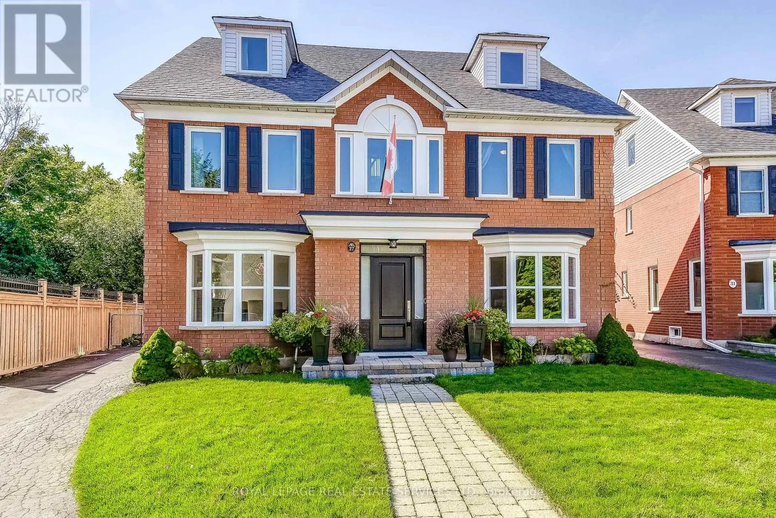 27 MORRISON CREEK CRESCENT