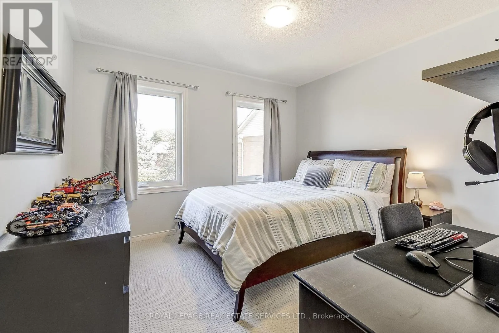 27 MORRISON CREEK CRESCENT