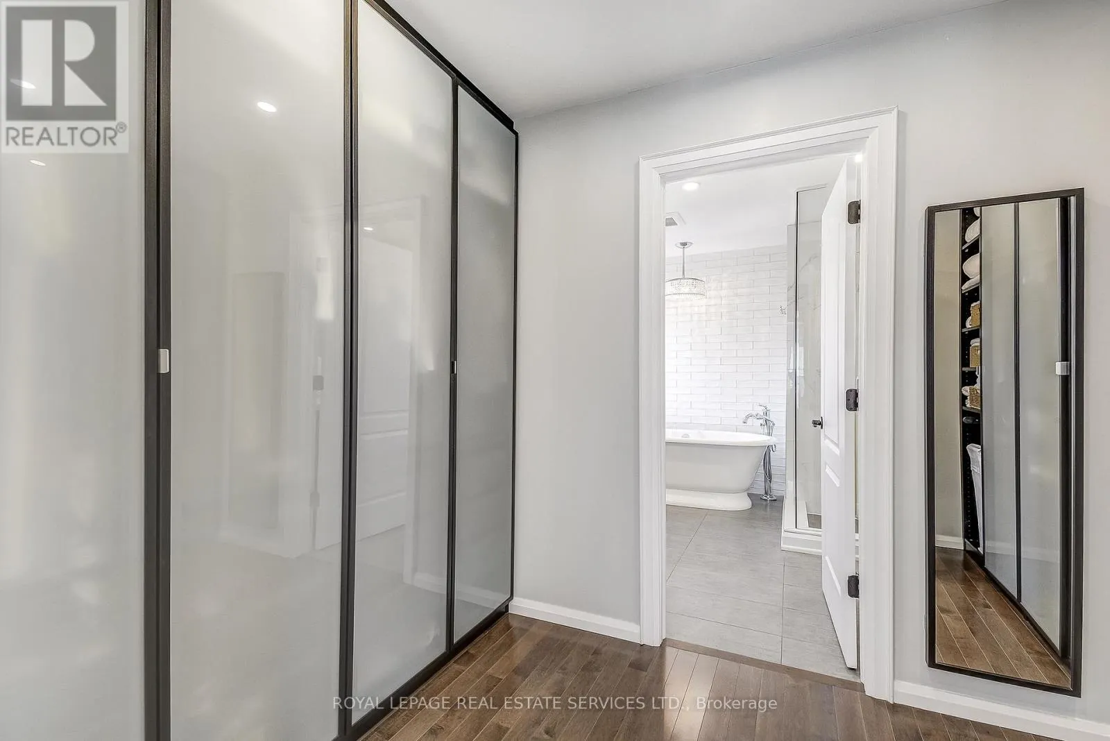 27 MORRISON CREEK CRESCENT