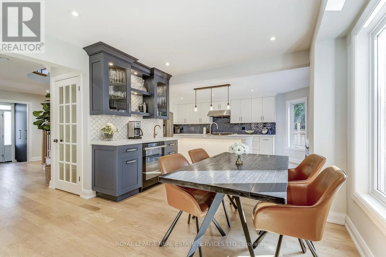 27 MORRISON CREEK CRESCENT
