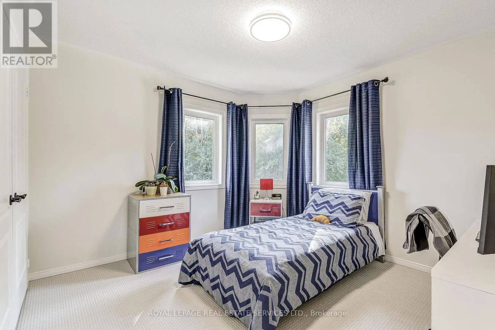 27 MORRISON CREEK CRESCENT