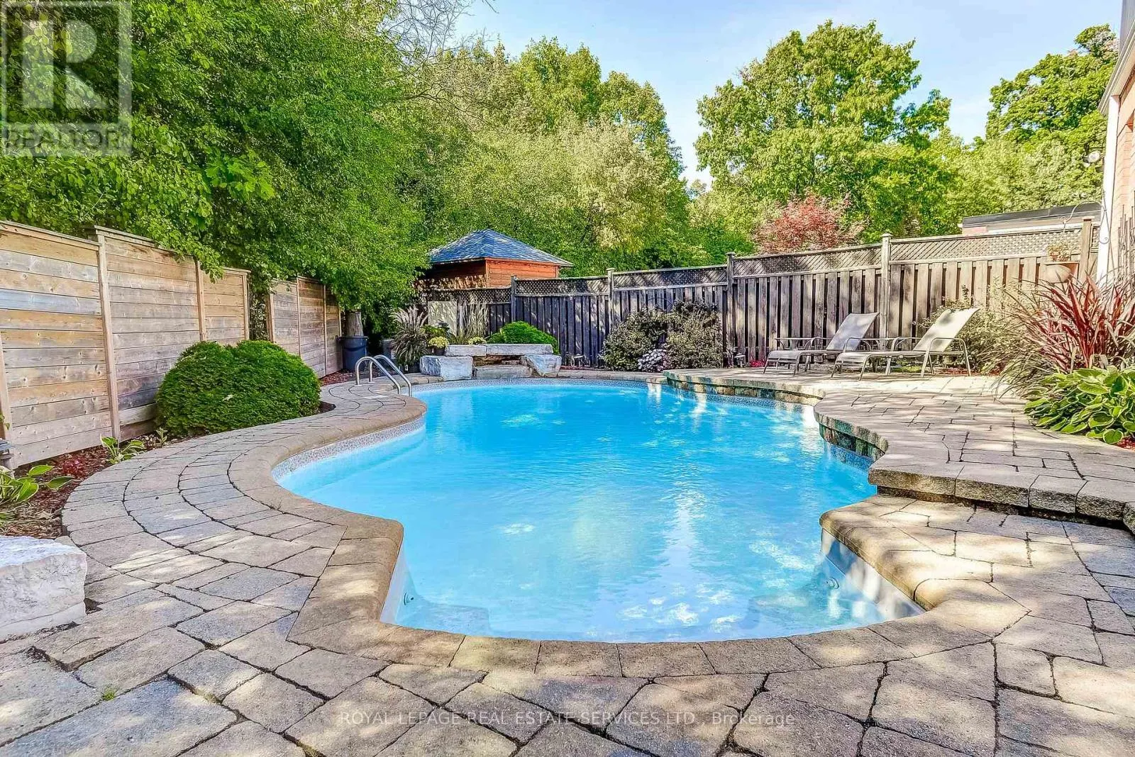 27 MORRISON CREEK CRESCENT