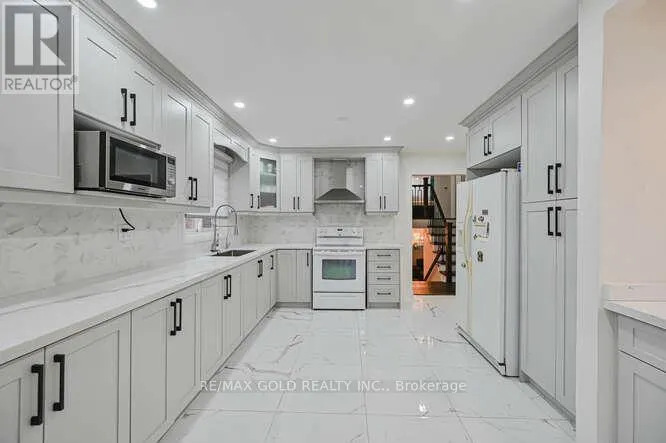 7433 SIGSBEE DRIVE