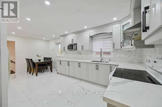 7433 SIGSBEE DRIVE
