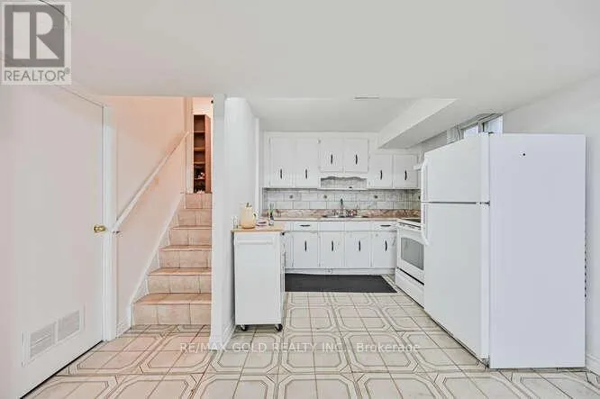 7433 SIGSBEE DRIVE