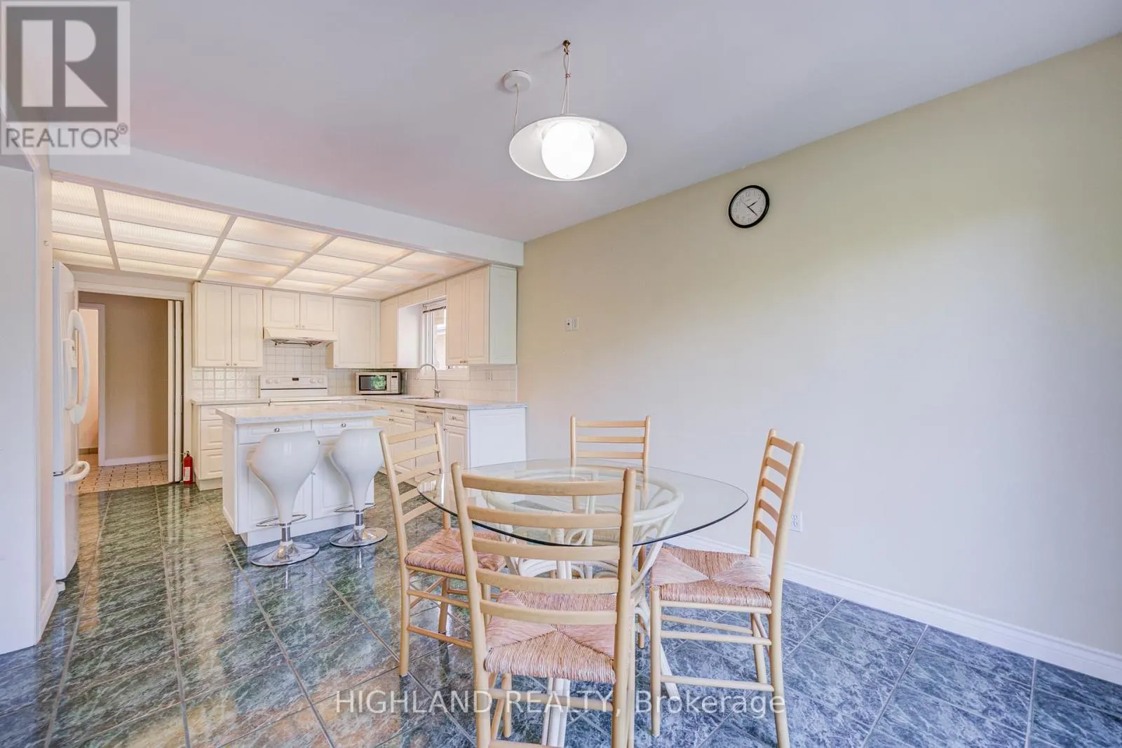 2591 ROBIN DRIVE