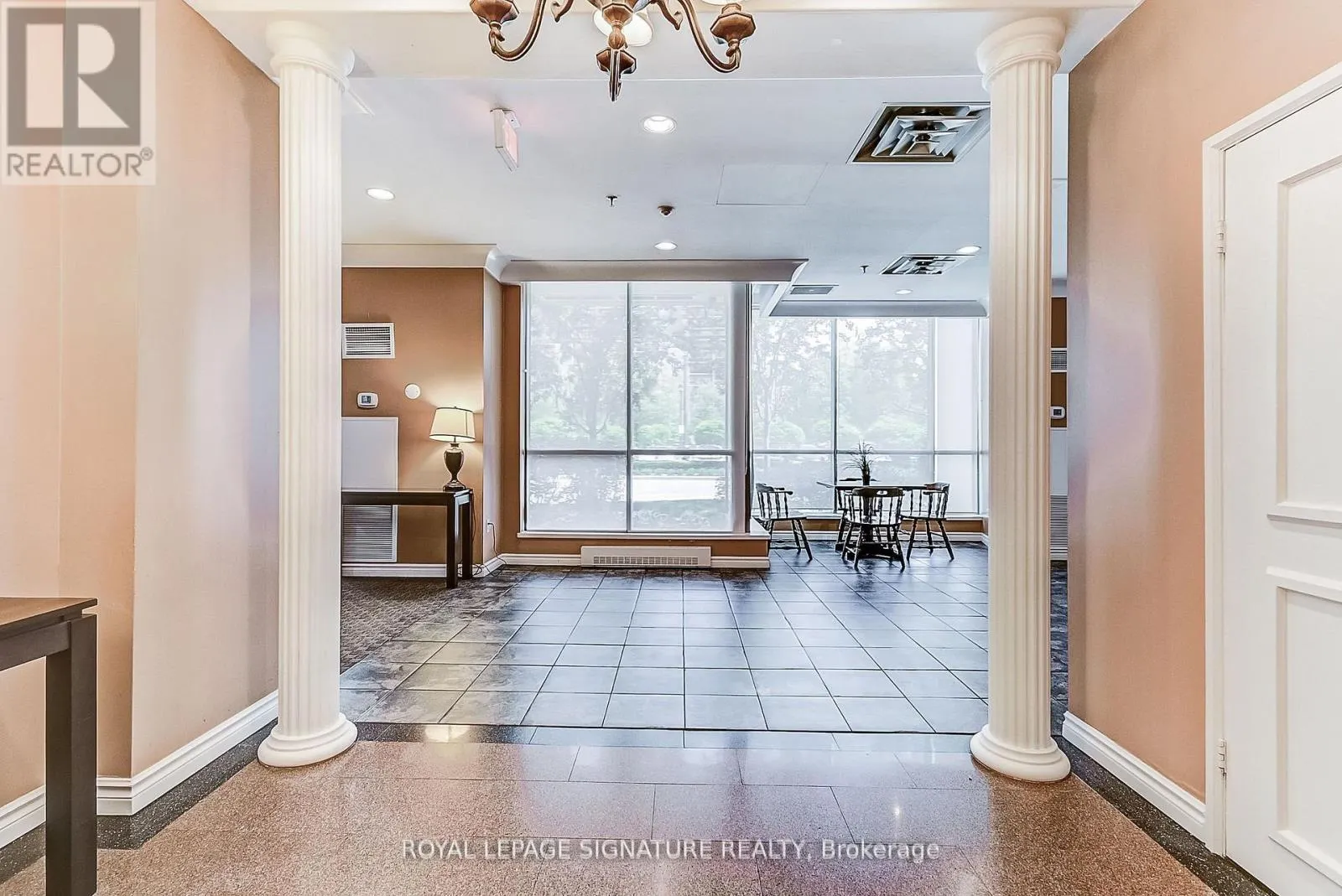 1105 - 75 KING STREET E