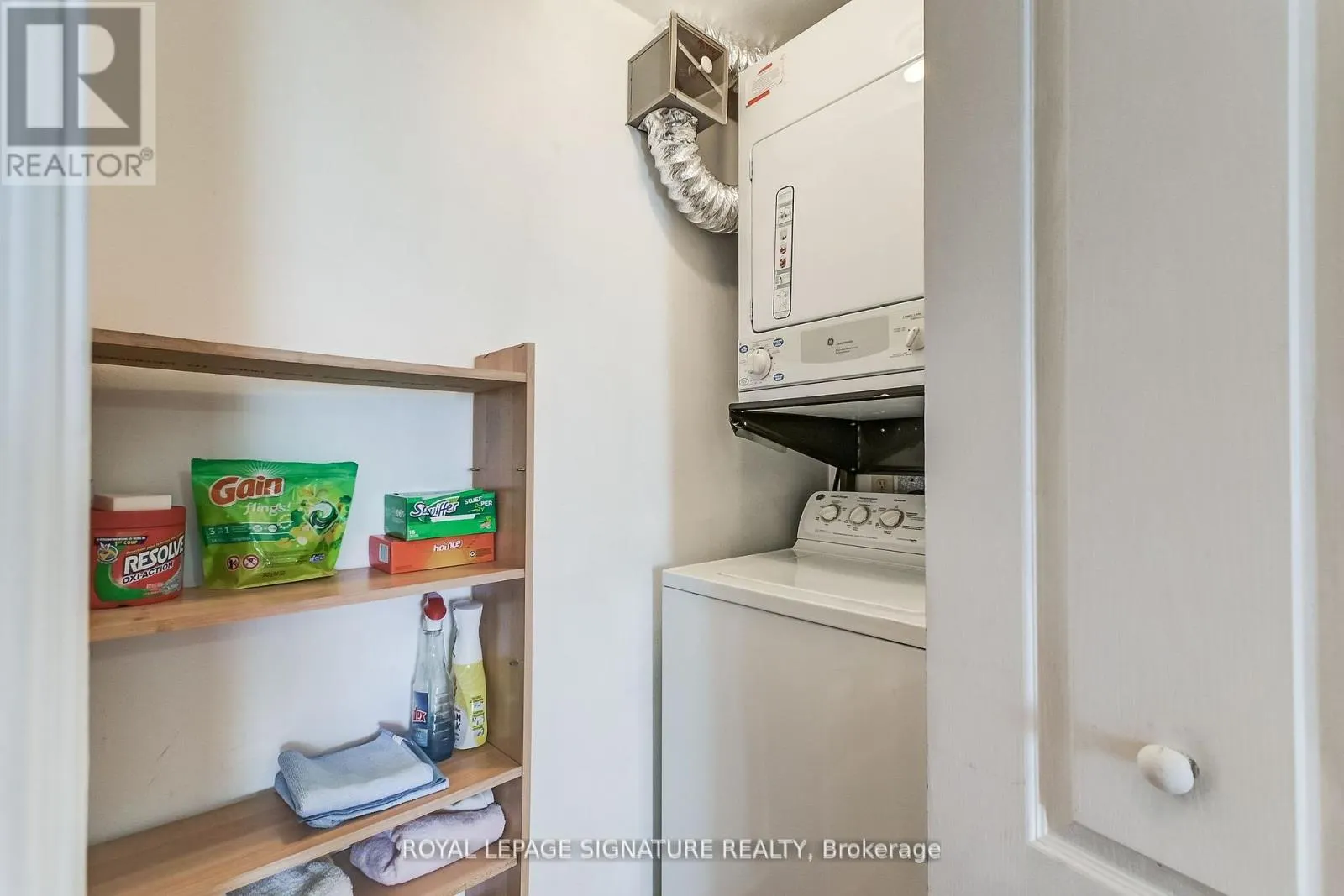 1105 - 75 KING STREET E