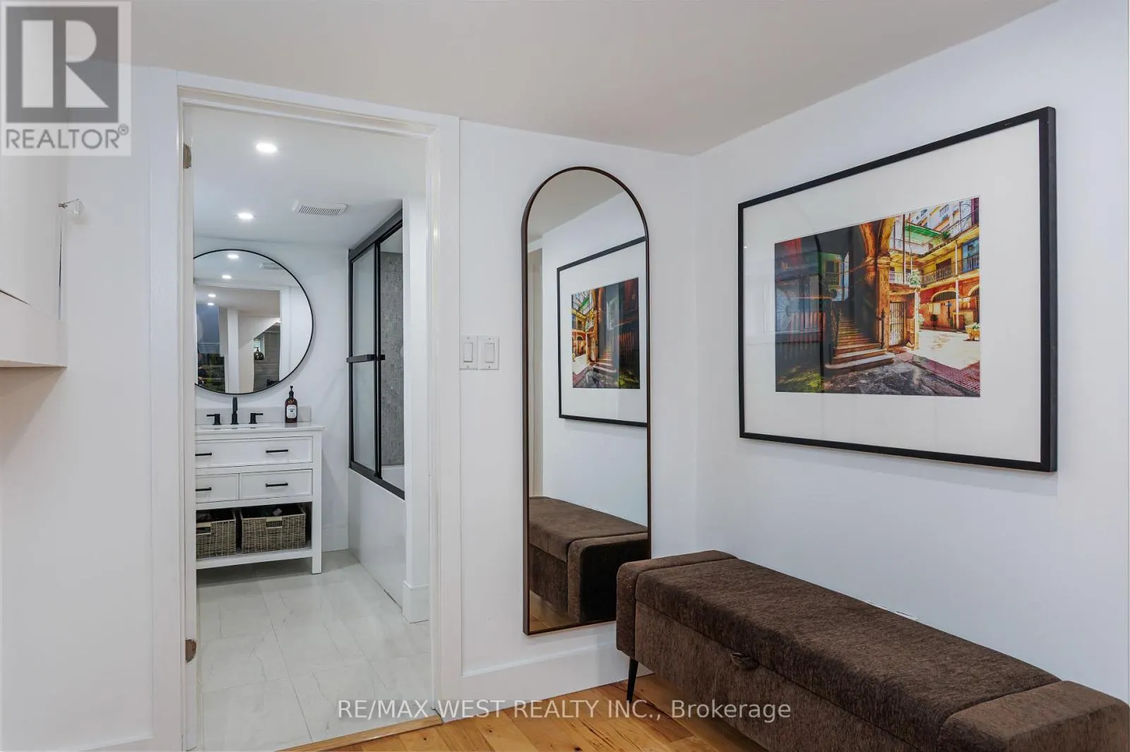 12 BRENTWOOD ROAD S
