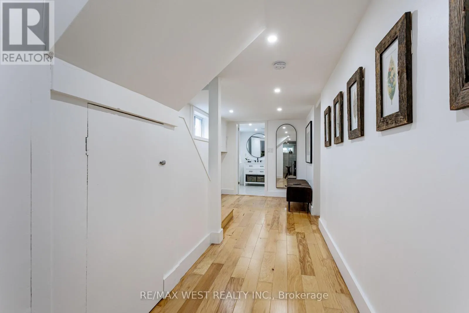 12 BRENTWOOD ROAD S