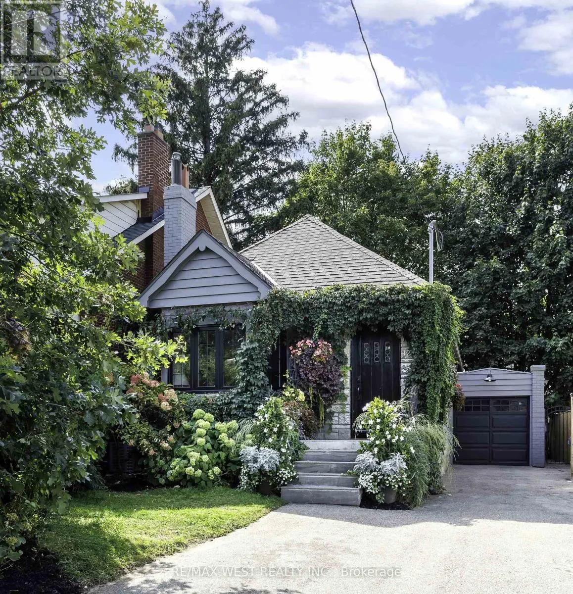 12 BRENTWOOD ROAD S
