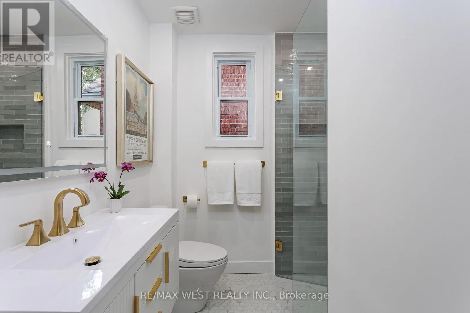 12 BRENTWOOD ROAD S