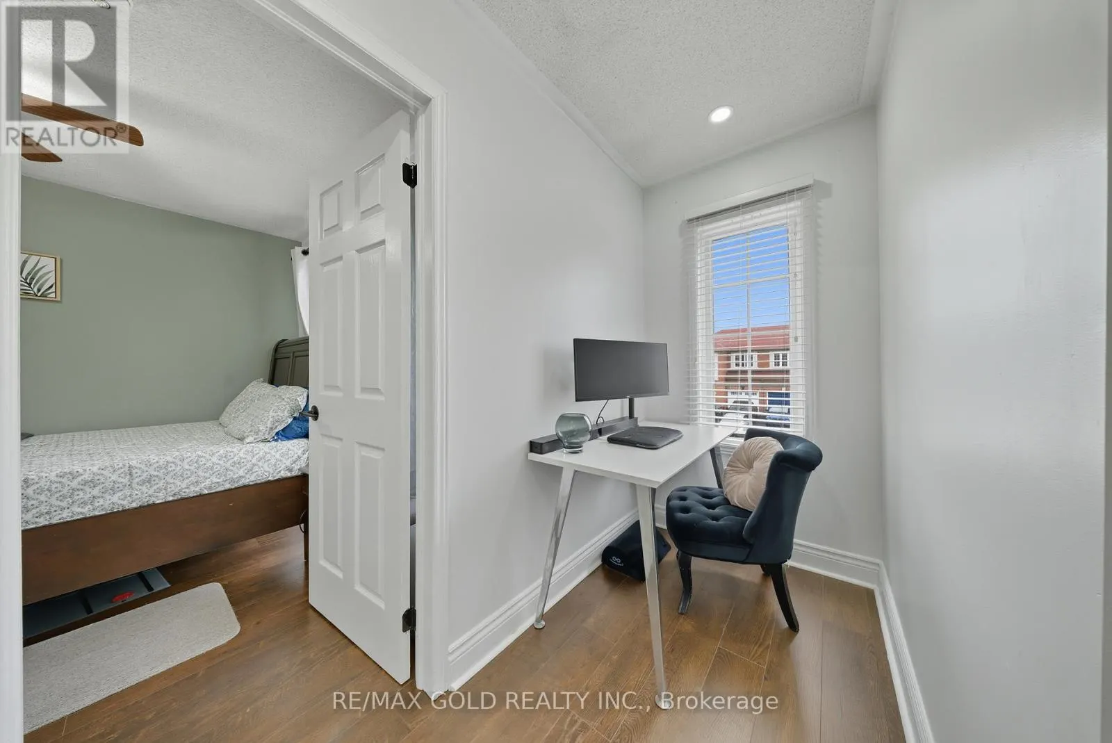11 FLATLANDS WAY