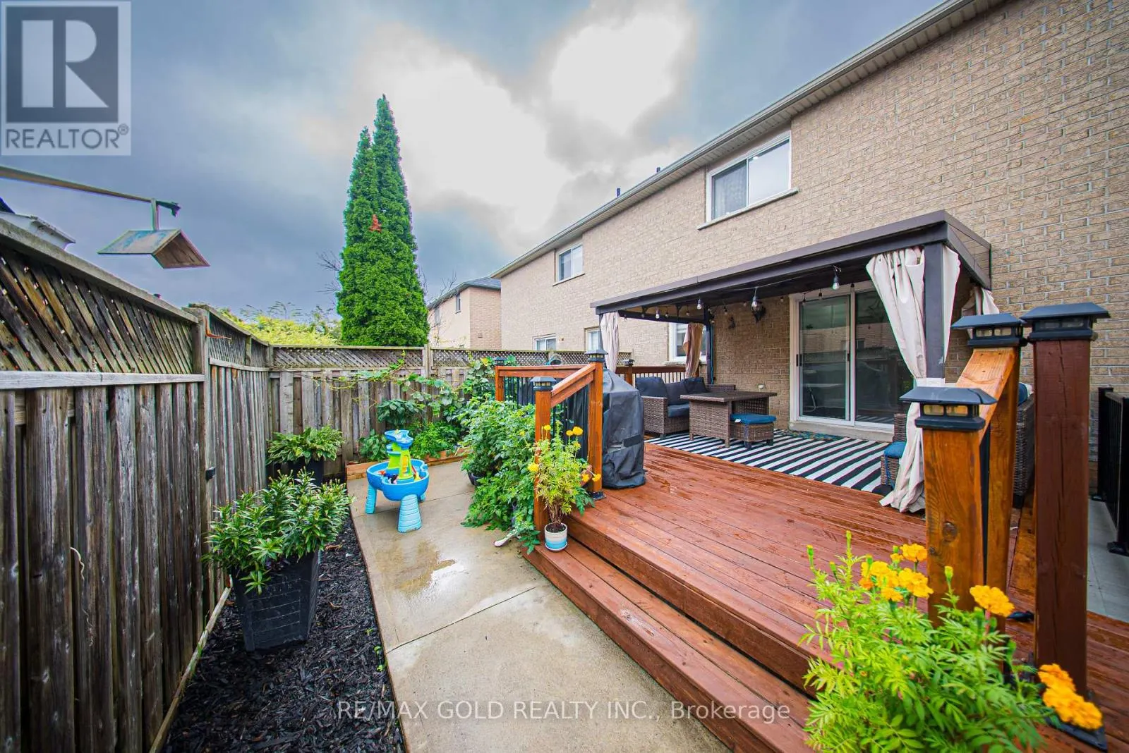 11 FLATLANDS WAY