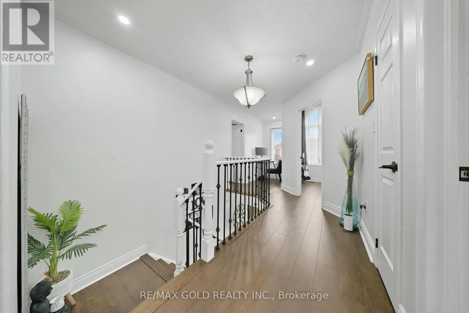 11 FLATLANDS WAY