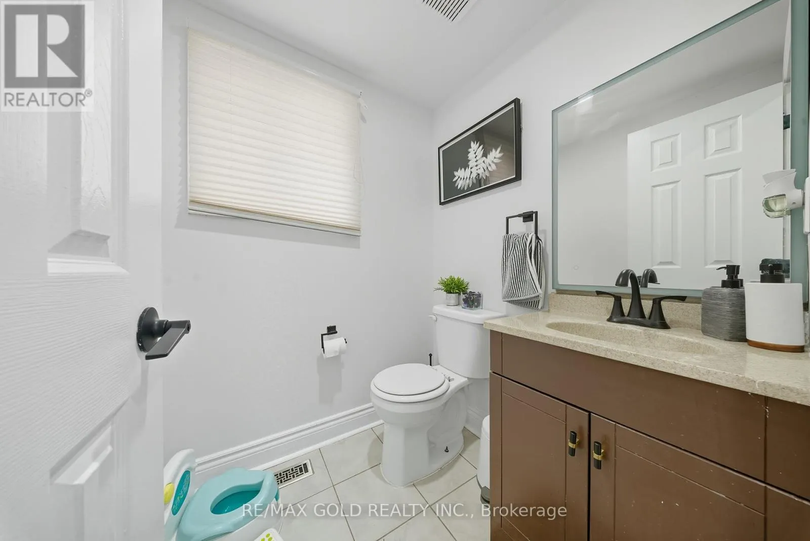 11 FLATLANDS WAY