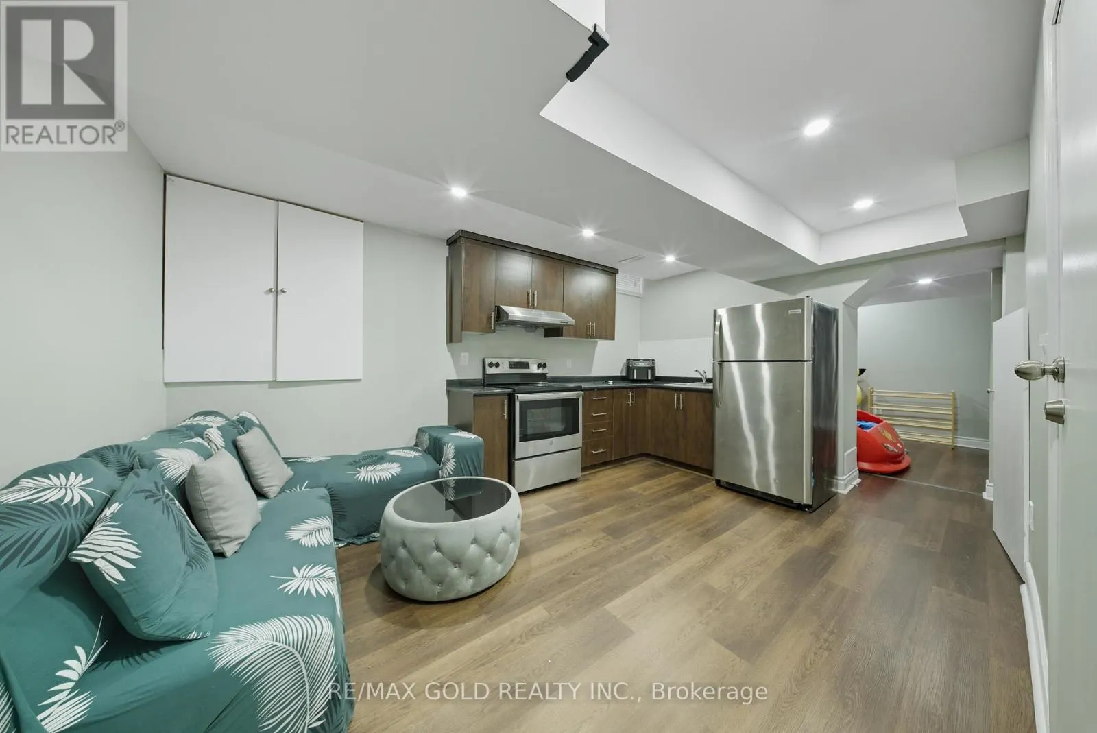 11 FLATLANDS WAY