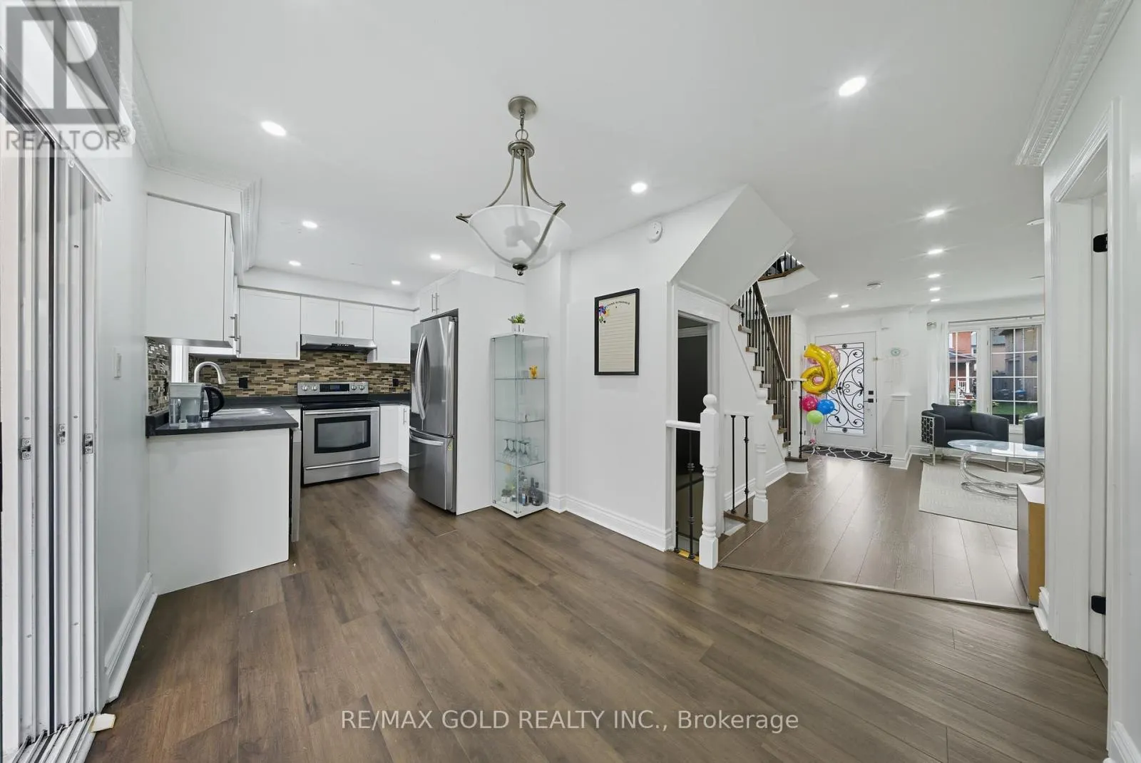 11 FLATLANDS WAY