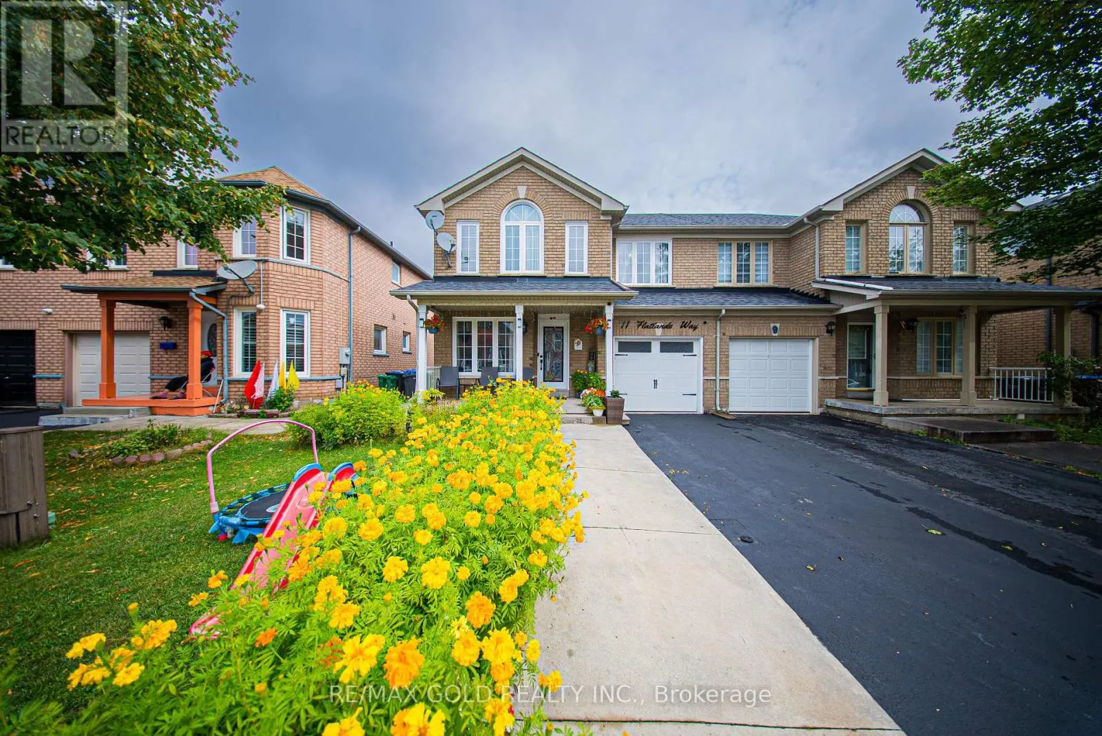11 FLATLANDS WAY