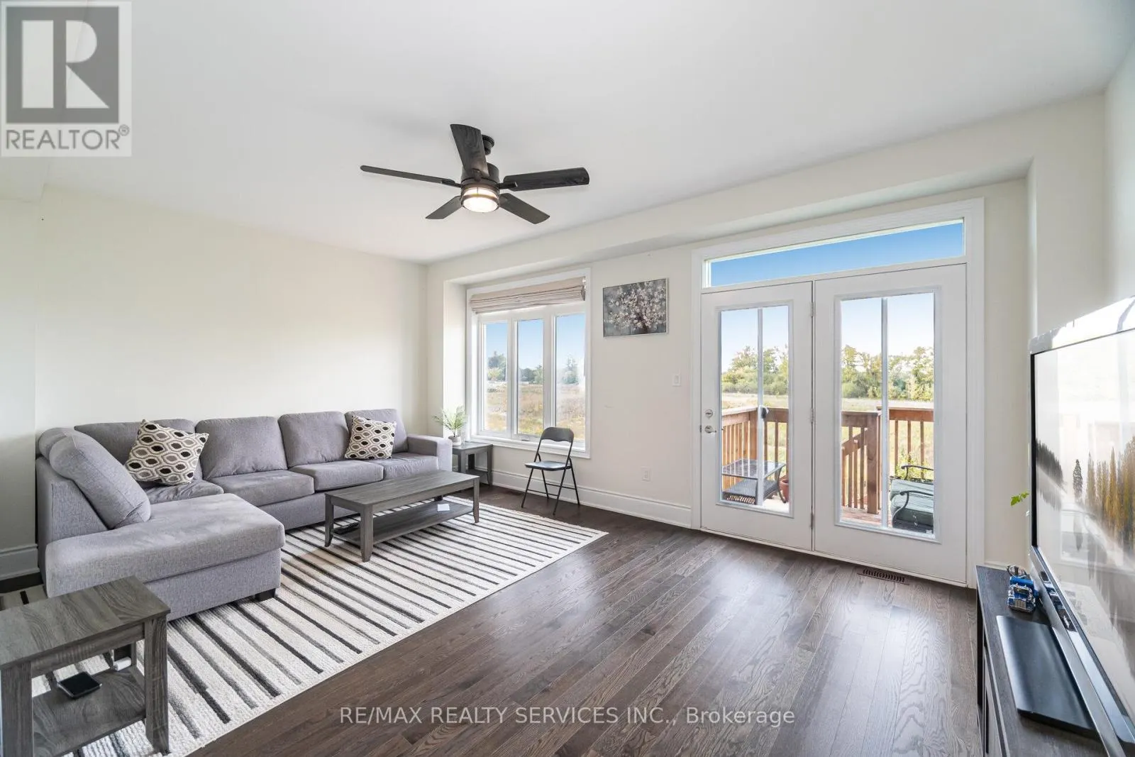 38 FOXSPARROW ROAD