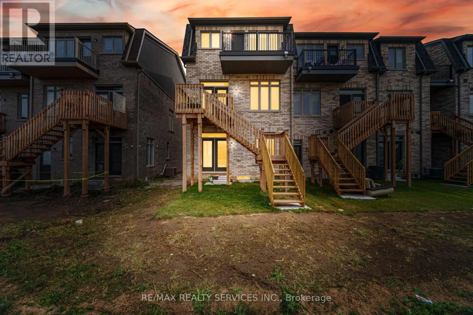 38 FOXSPARROW ROAD