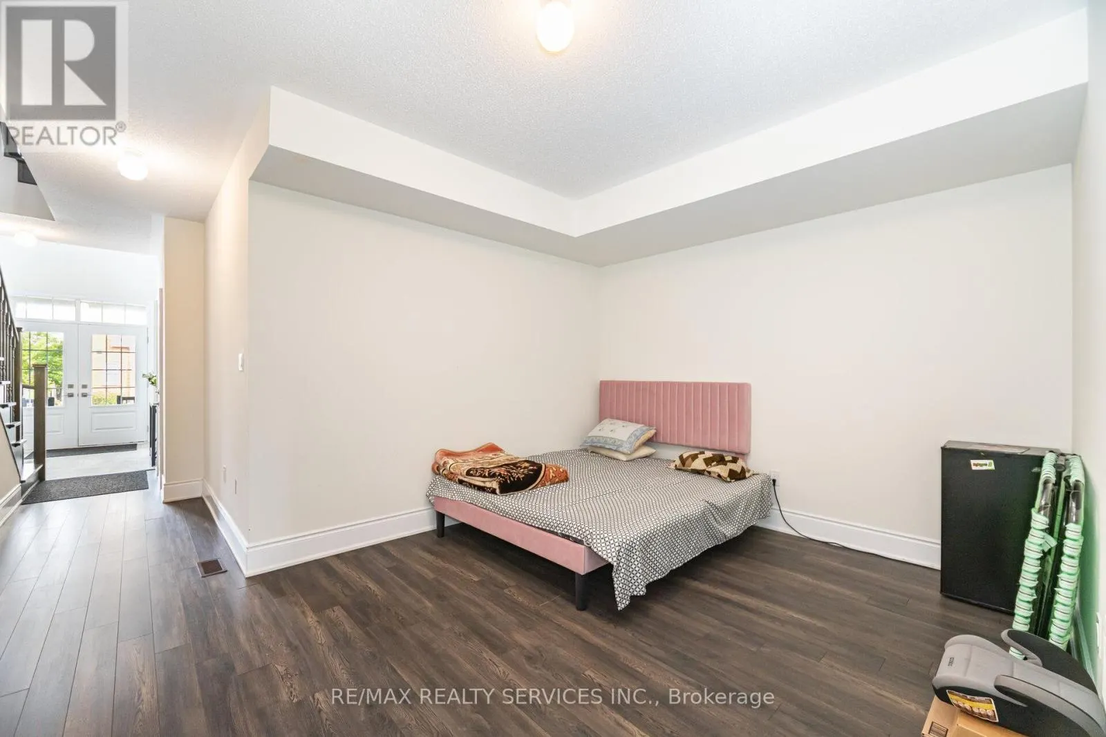 38 FOXSPARROW ROAD