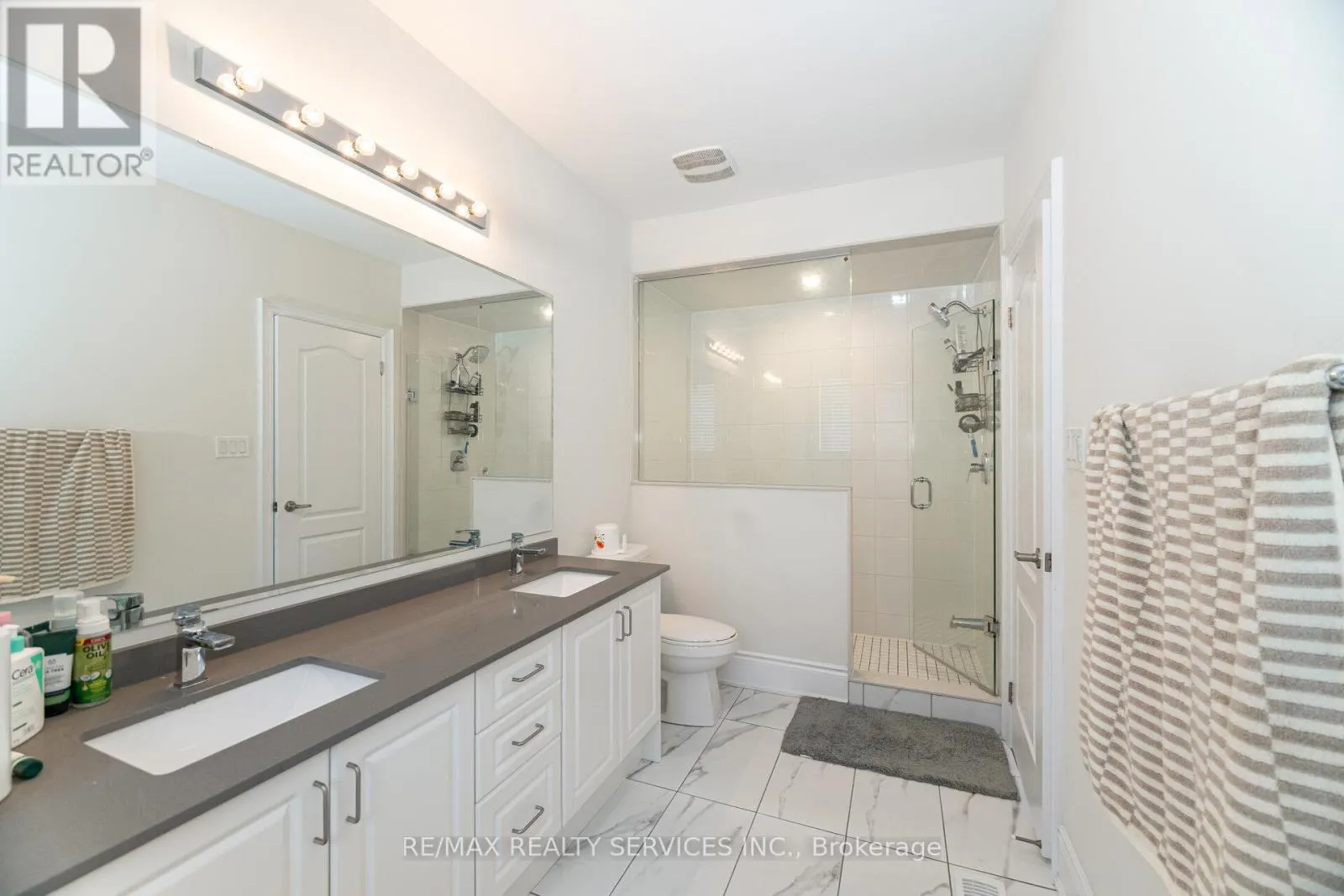 38 FOXSPARROW ROAD