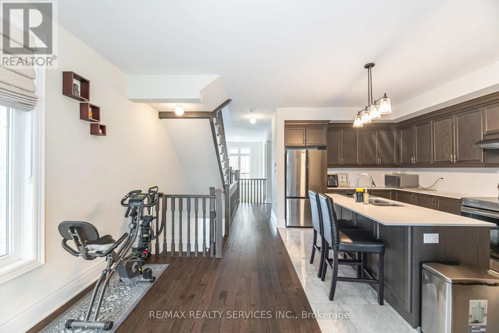 38 FOXSPARROW ROAD
