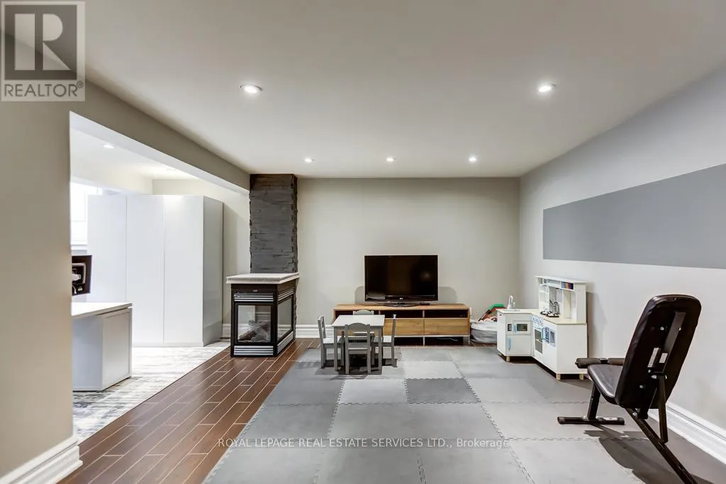 6 CADMAN COURT