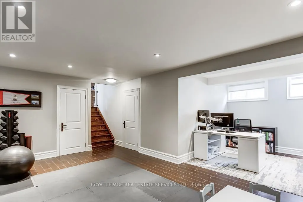 6 CADMAN COURT