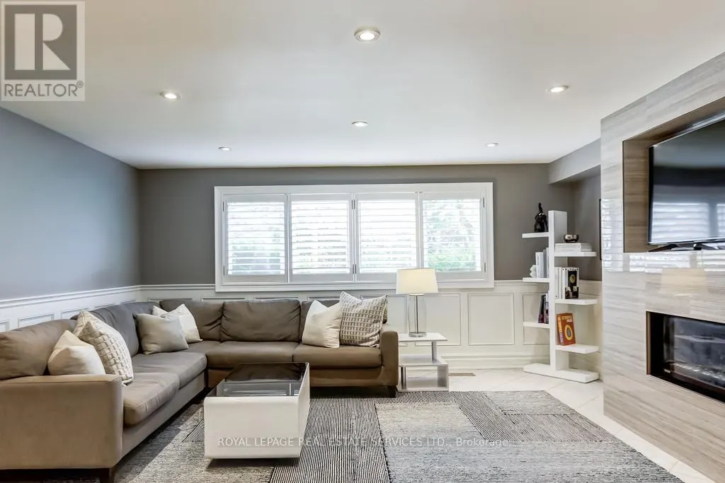 6 CADMAN COURT