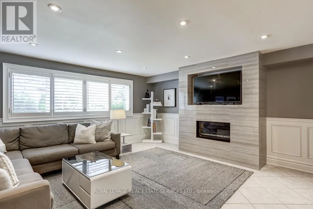 6 CADMAN COURT