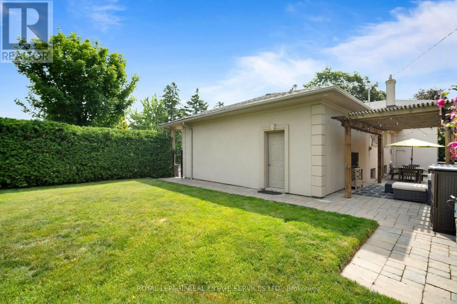 6 CADMAN COURT