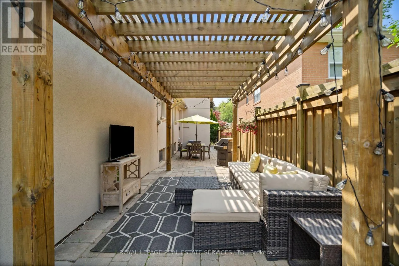 6 CADMAN COURT