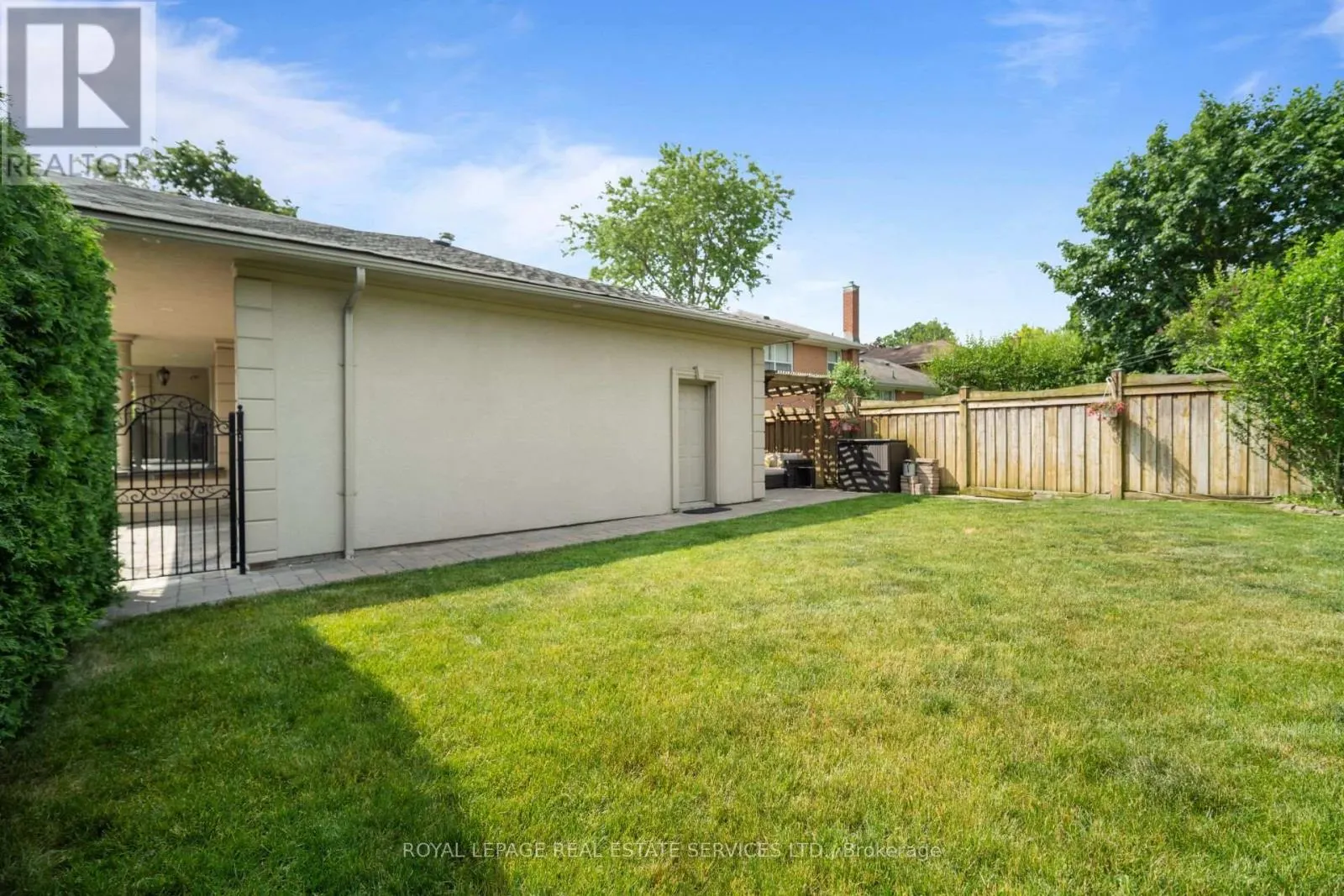 6 CADMAN COURT