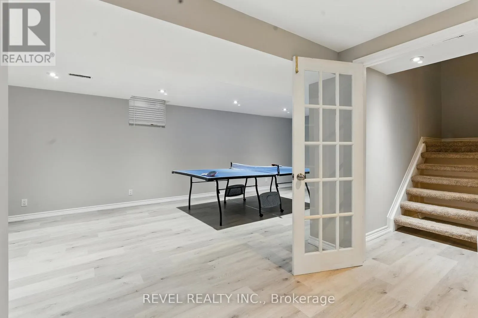 1251 WHITE LANE