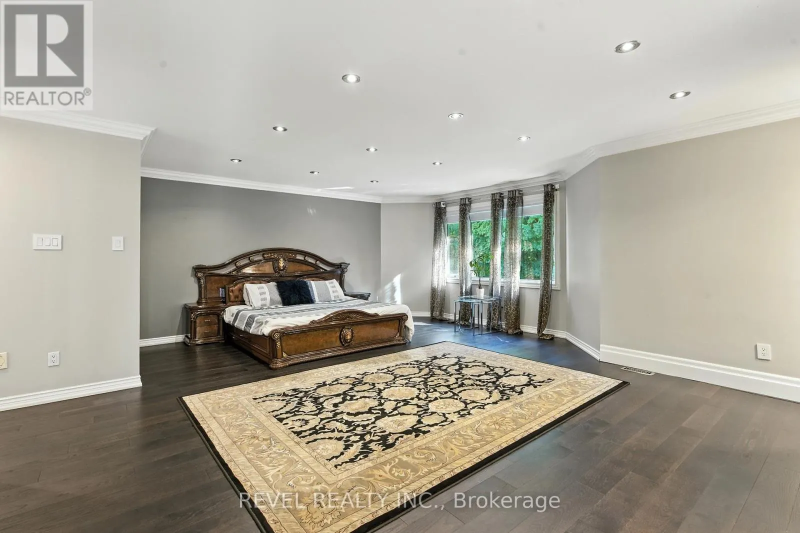 1251 WHITE LANE