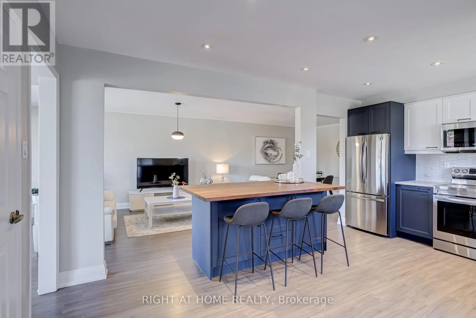 484 KELVEDON MEWS