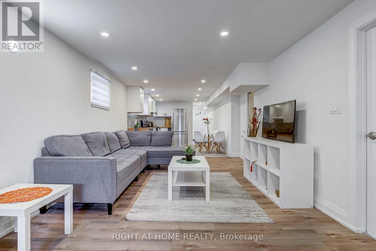 484 KELVEDON MEWS