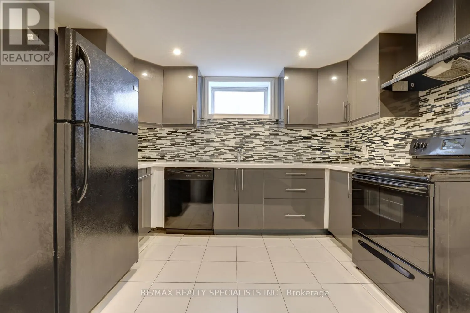 2169 MALDEN COURT