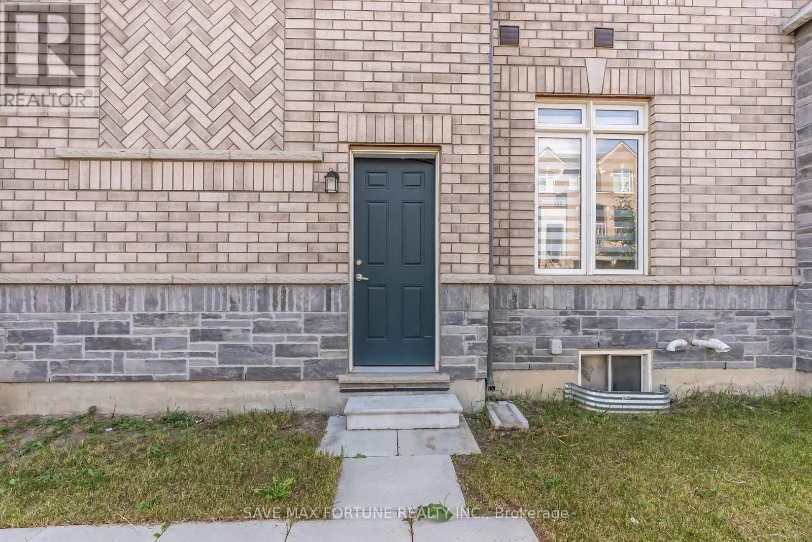 28 GEMMA PLACE