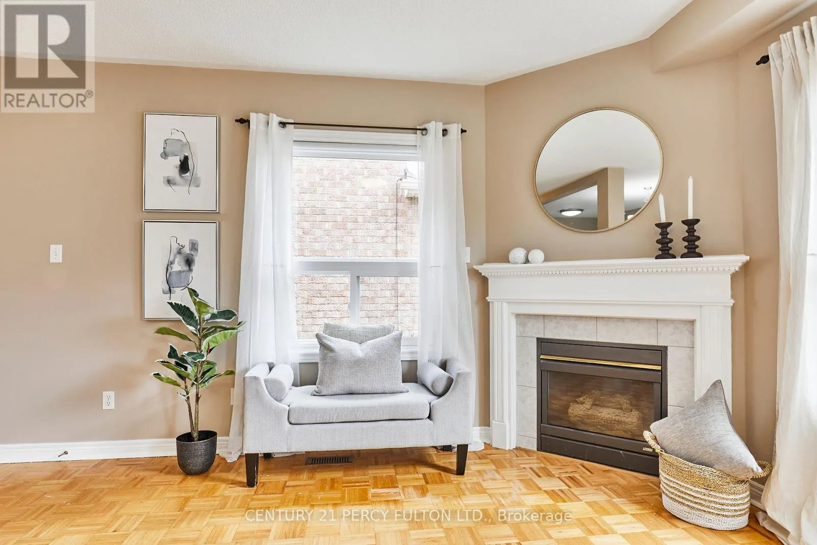 29 ARCHBURY CIRCLE
