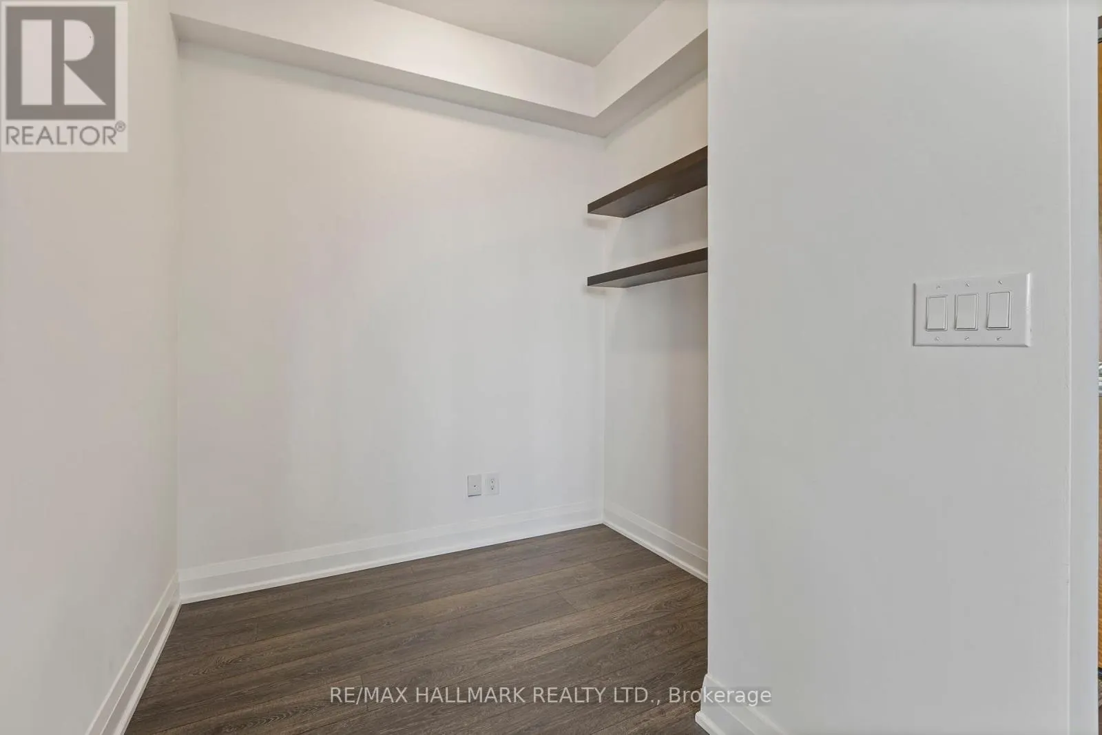 1909 - 36 PARK LAWN ROAD