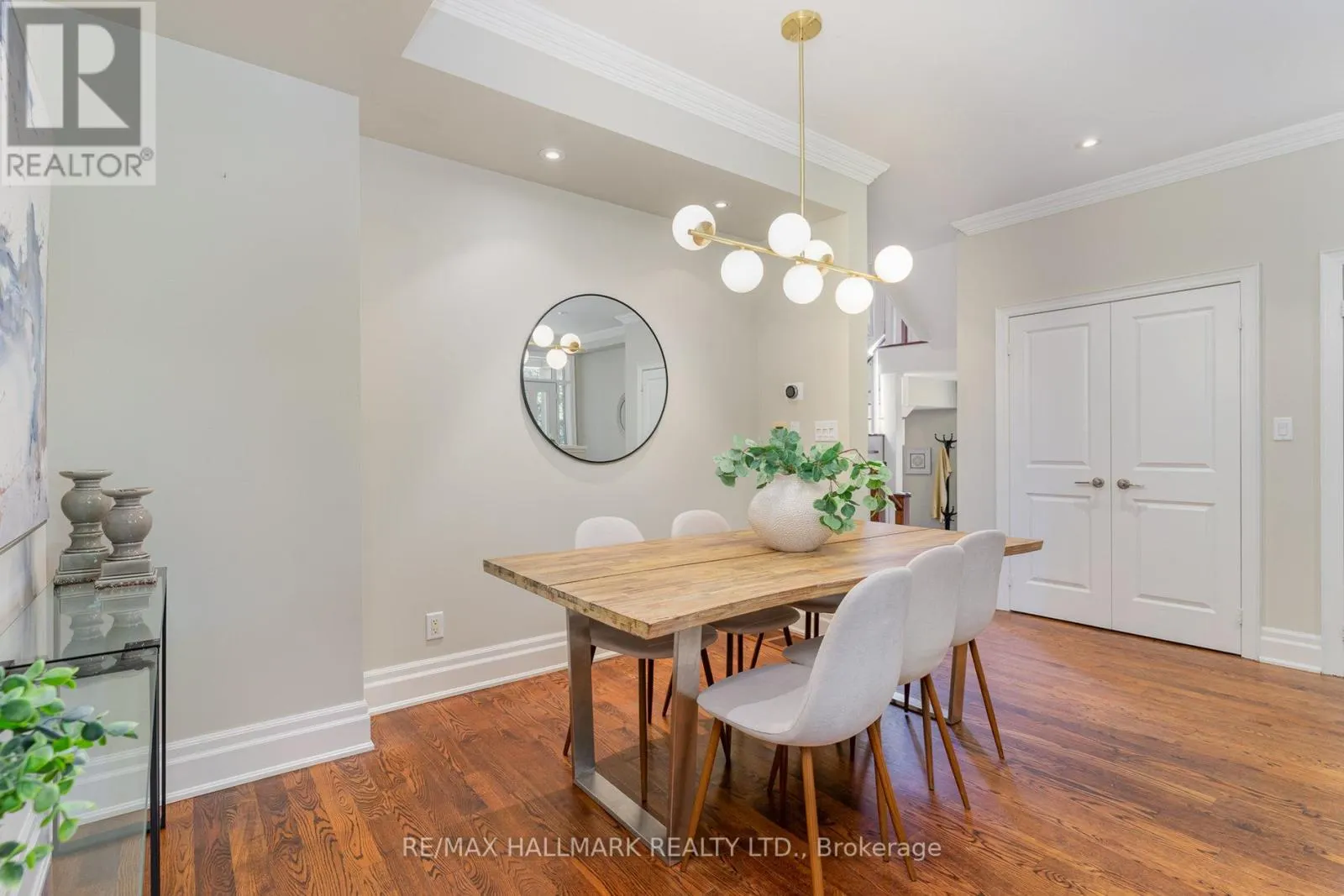 7 TIZZARD AVENUE