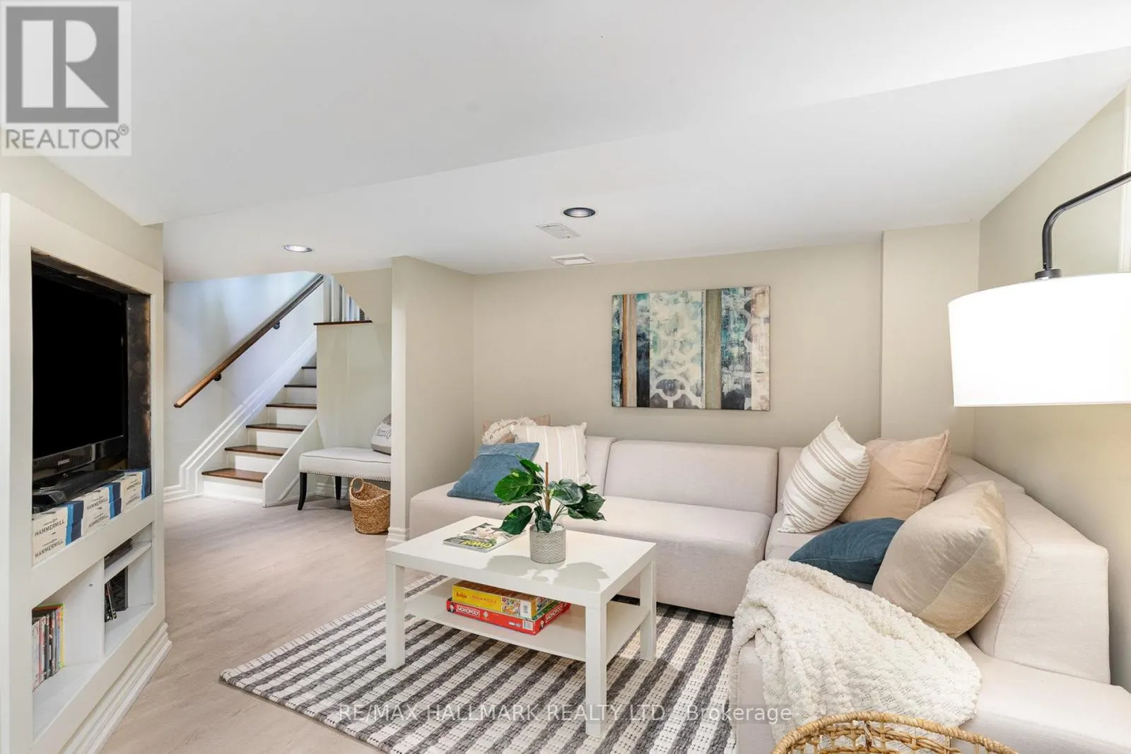 7 TIZZARD AVENUE