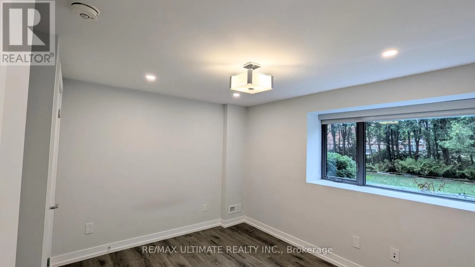 GROUND - 1101 LAKESHORE ROAD W
